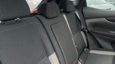 Nissan Qashqai 1.3 DiG-T N-Connecta 5dr [Glass Roof Pack] Petrol Hatchback